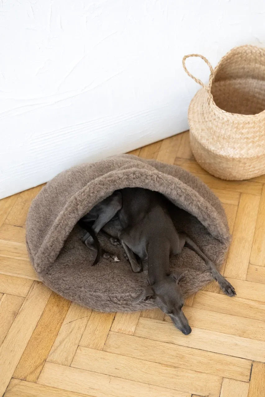 🐾 Cueva Cama de Lana Natural para Perros y Gatos – Refugio Acogedor Beige