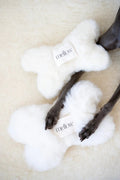 🐶 Hueso de Lana Natural para Perros con Cascabel – Diversión, Suavidad y Estilo 🐾