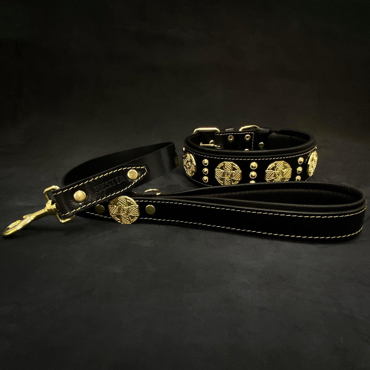 🐕 Collar de Cuero BESTIA MAXIMUS – Negro y Dorado | Lujo, Resistencia y Comodidad